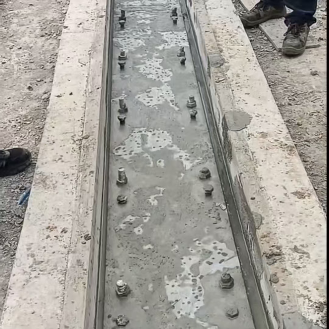 洛阳港口码头起重机龙门吊重型机械设备稳固用早强快凝轨道胶泥